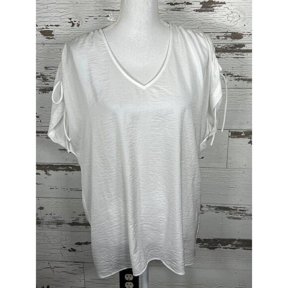 CABI Seaside Blouse White Sz XS #5895 EUC - Picture 2 of 6